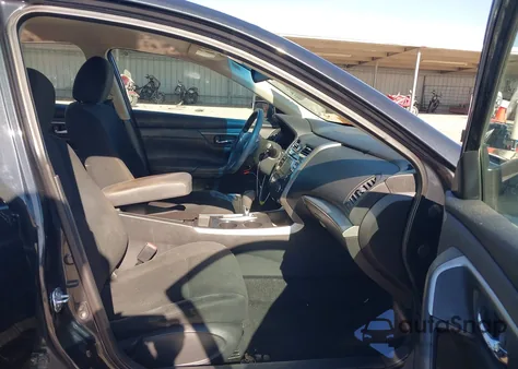 2015 Nissan Altima 2.5 S из США, поврежденный, VIN 1N4AL3AP4FN919025